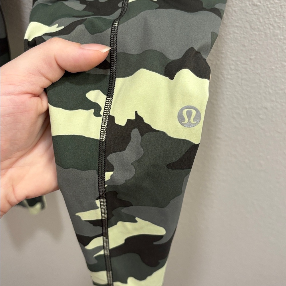 Lululemon Fast and Free High Rise Crop 23" Heritage 365 Camo Crispin Green Multi - Picture 5 of 9